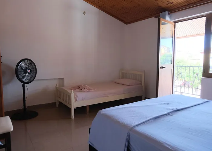 My - Privates And Dorms Hostel Σκόδρα